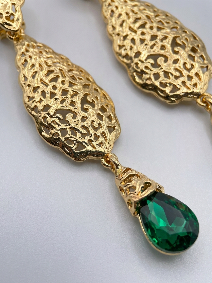 Ornate Filigree Teardrop Dangle Earrings Green - zoom detail
