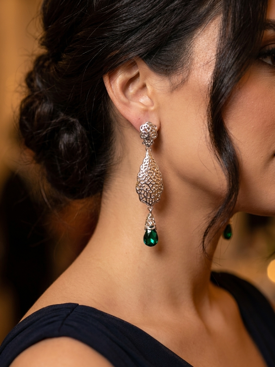 Ornate Filigree Teardrop Dangle Earrings Green - vue portee