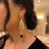 Ornate Filigree Teardrop Dangle Earrings Nude (Dark) - vue portee