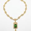 vintage-inspired-ornate-pendant-necklace-almond-green-packshot-snp2619 Vintage-Inspired Ornate Pendant Necklace Almond Green - packshot fond blanc