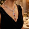 vintage-inspired-ornate-pendant-necklace-bordeaux-porte-snp2598 Vintage-Inspired Ornate Pendant Necklace Bordeaux - vue portee