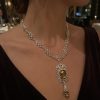 vintage-inspired-ornate-pendant-necklace-gold-taupe-porte-snp2606 Vintage-Inspired Ornate Pendant Necklace Gold/Taupe - vue portee